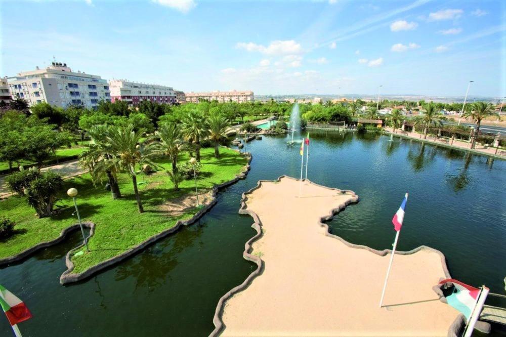 Apartment With Pool, Sea Views & Balcony Less Than 10Min Walk To La Mata Beach! Torrevieja Zewnętrze zdjęcie