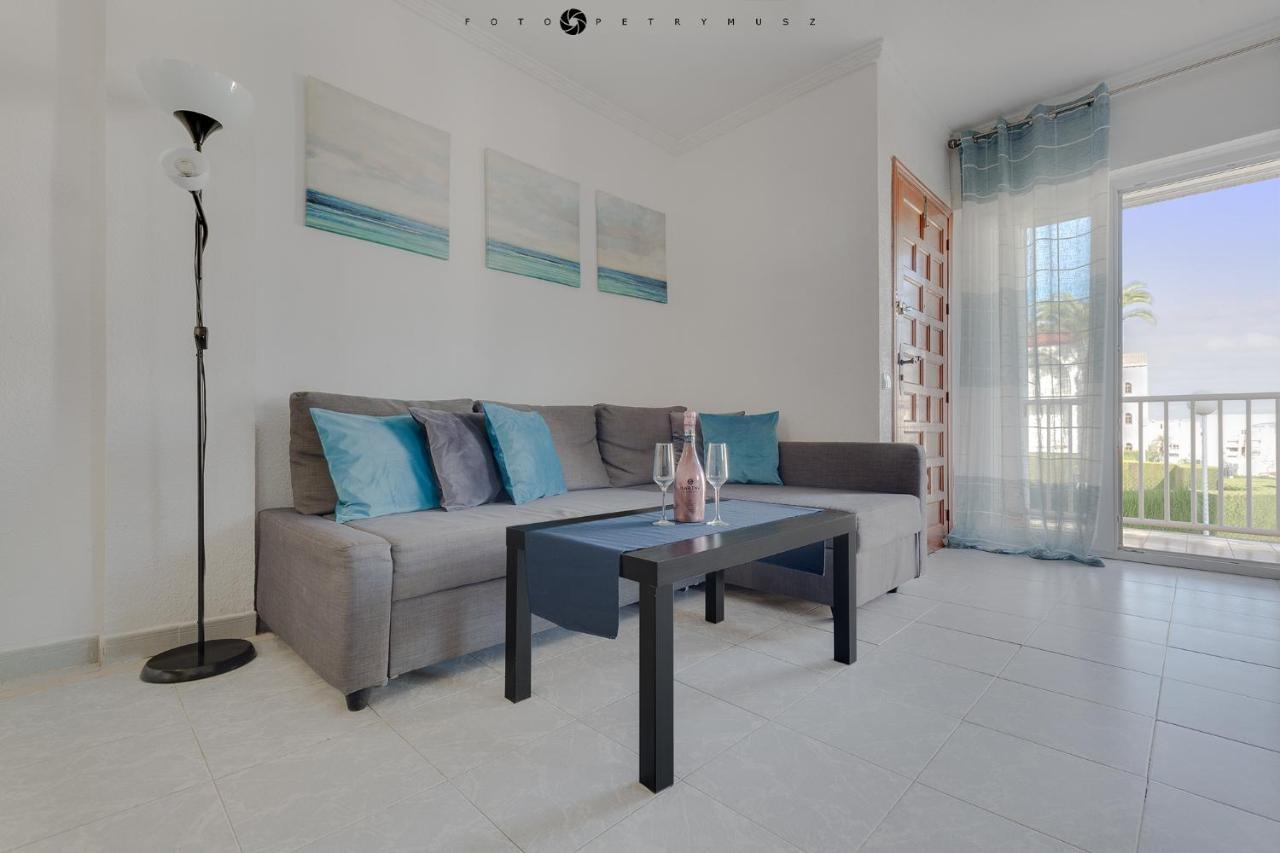 Apartment With Pool, Sea Views & Balcony Less Than 10Min Walk To La Mata Beach! Torrevieja Zewnętrze zdjęcie